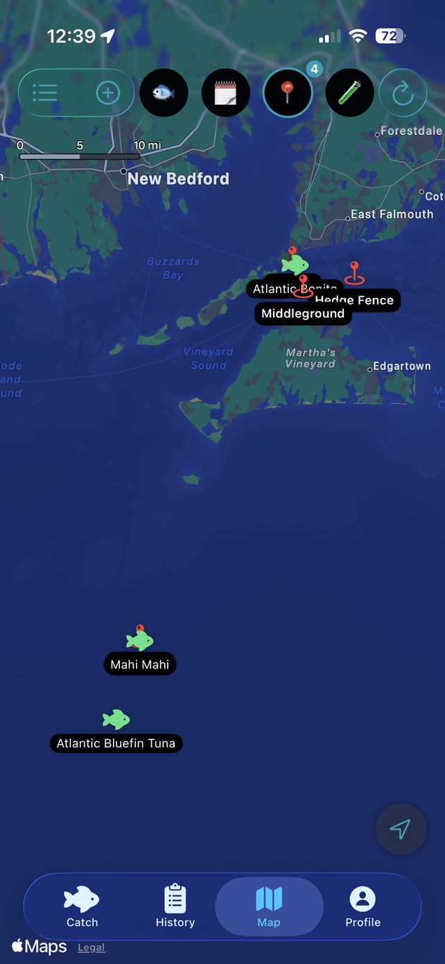 The catch map around Buzzards Bay and Martha's Vineyard with fish markers and saved spots